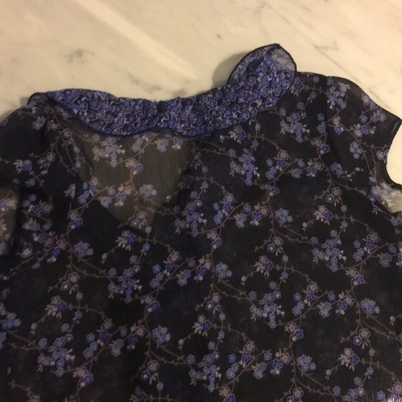 Woman’s  blouse size 12 - Picture 8 of 11